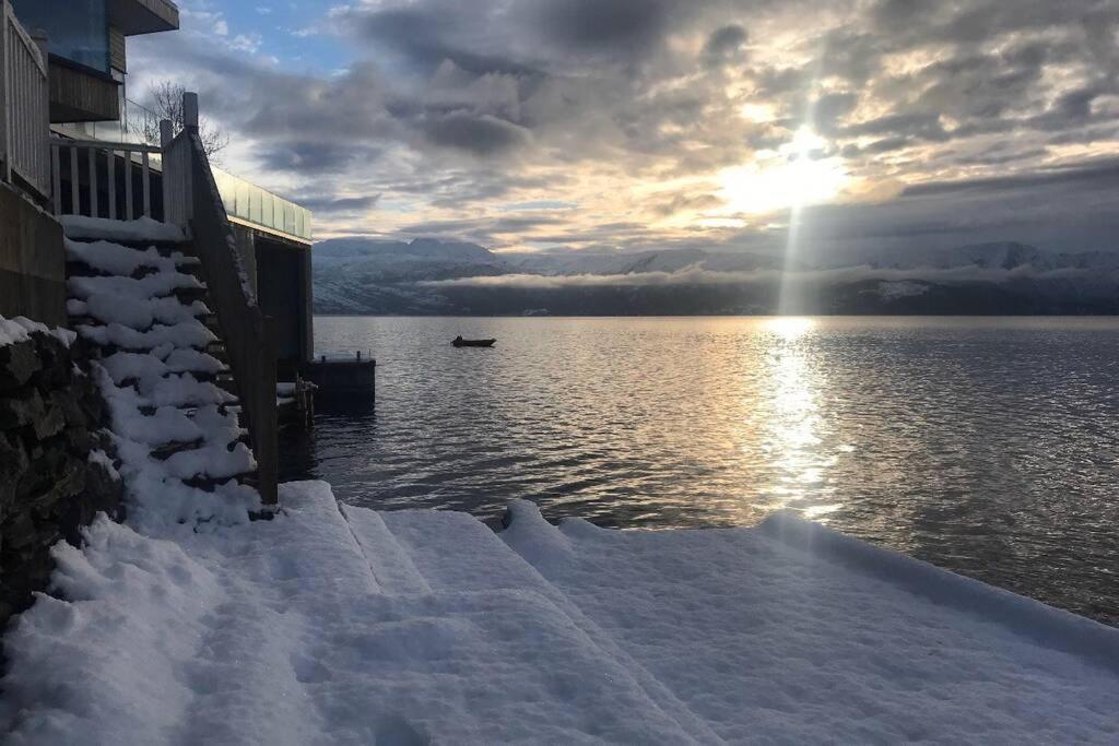 Panoramaresort In Hardangerfjorden Leilighet I Sjokanten Ved Hardangerfjorden For 7 Personer Boat , Sauna,Kajak, Sup For Rent Øystese Zewnętrze zdjęcie